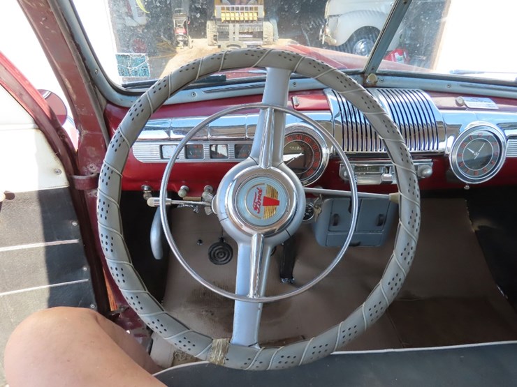 1946-ford-super-deluxe-tudor-sedan-image-11