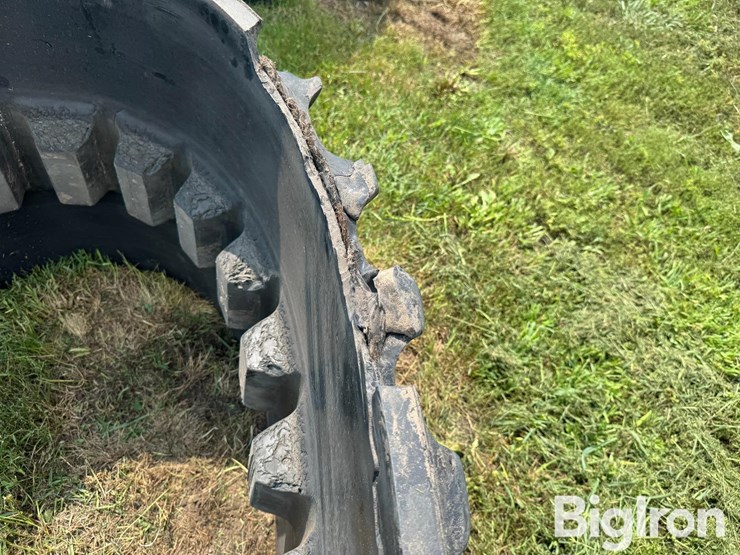 goodyear-30"-quad-track-track-image-11