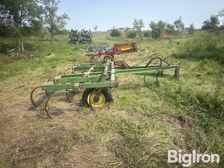 john-deere-100-image-8