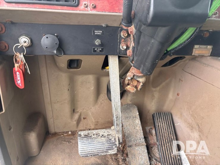 2004-ihc-9400i-dry-tender-truck-(gp11023,-unit-193)-image-87
