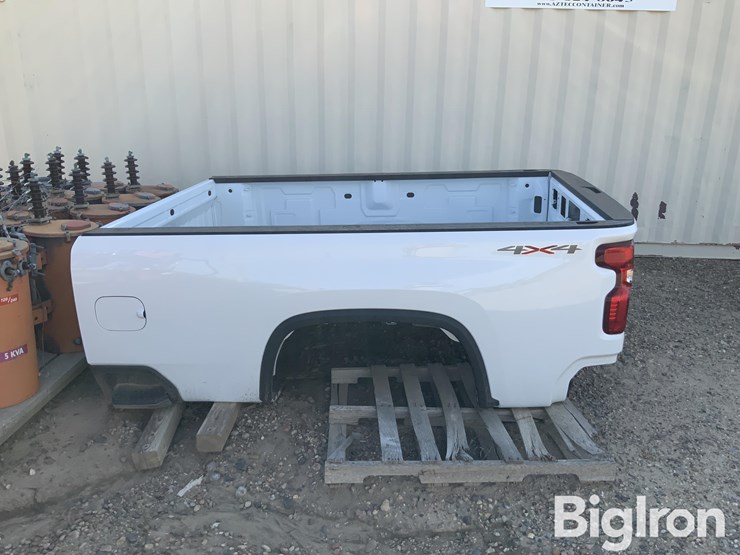 2020-chevrolet-8'-pickup-box-image-4