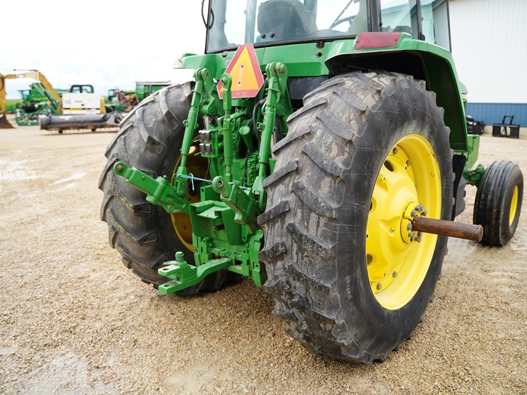 john-deere-7410-image-22