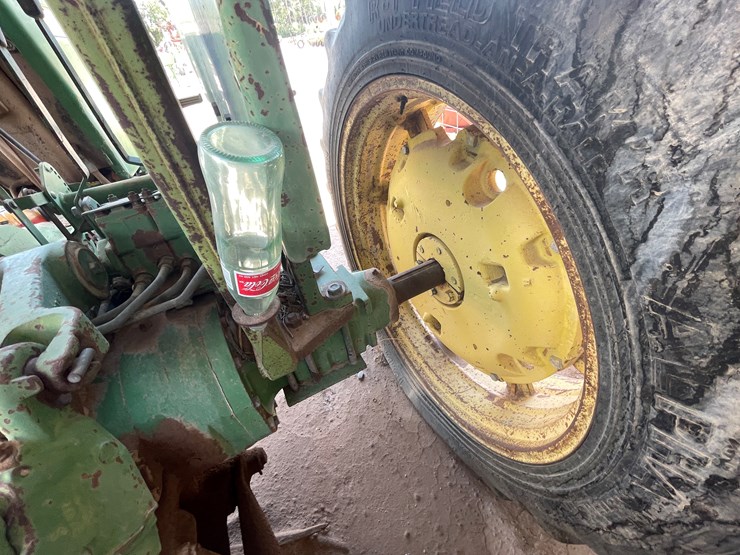 john-deere-2940-image-10