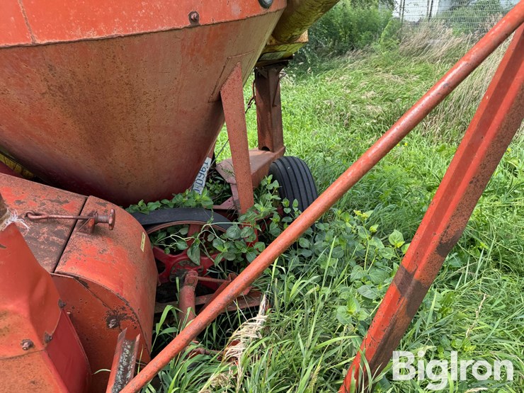 new-holland-354-image-14