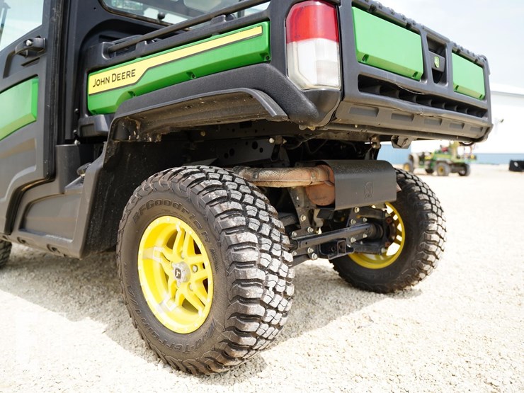 2023-john-deere-gator-xuv-835r-image-22