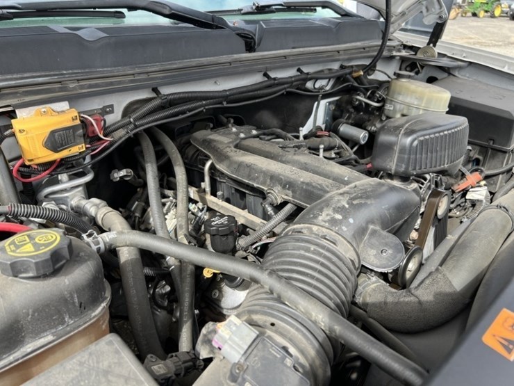 2013-chevrolet-silverado-image-31