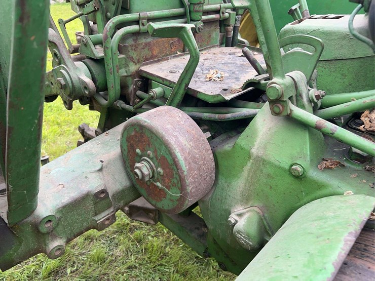 1958-john-deere-520-image-27