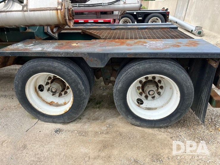 2015-b-b-dry-tender-trailer-(jn2633)-image-44