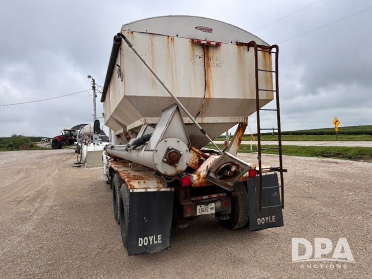 2004-ihc-9400i-dry-tender-truck-(gp11023,-unit-193)-image-13