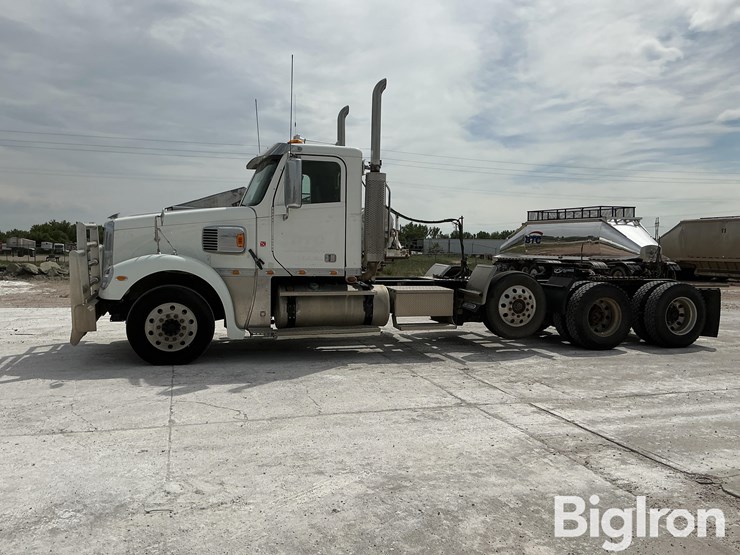 2017-freightliner-coronado-132-image-8