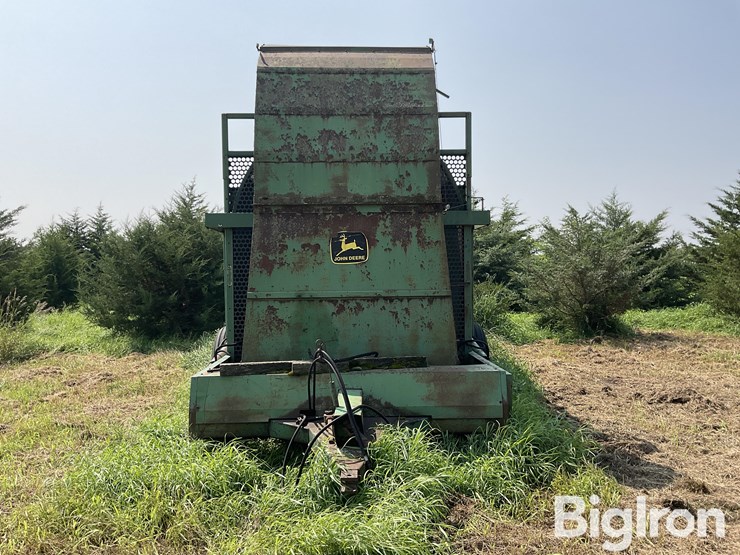 john-deere-200-image-2