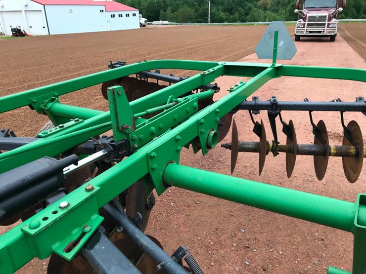 john-deere-110-image-25