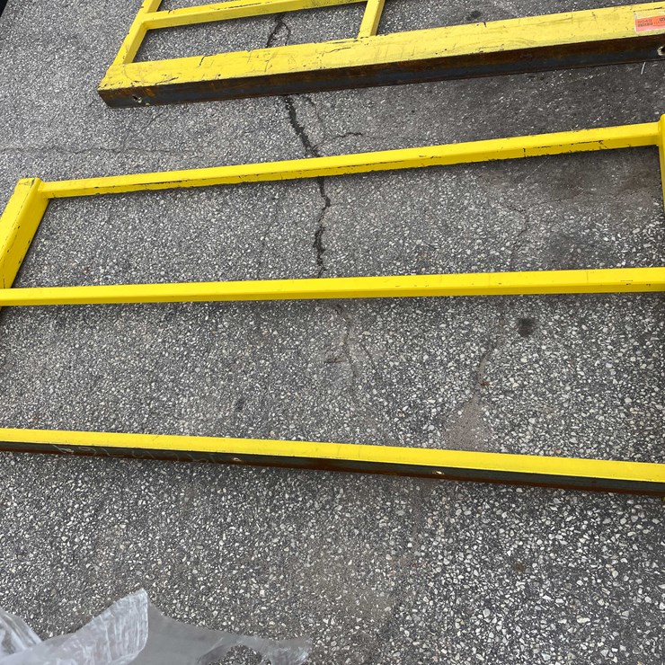 #8050 • Heavy Duty Safety Guardrail (O9)