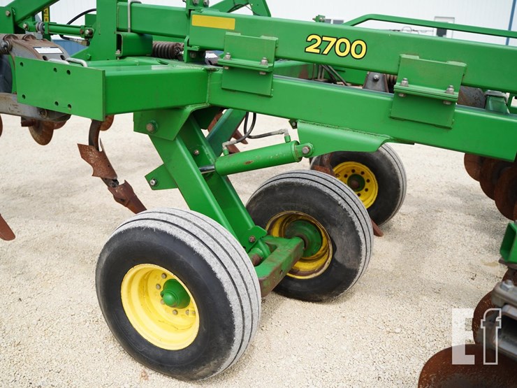 2005-john-deere-2700-image-14
