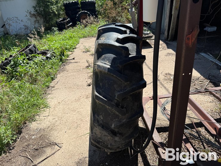 16.9-24-pivot-tire-image-6