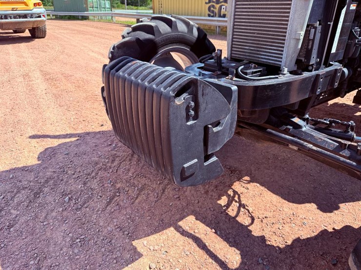 2016-case-ih-farmall-130a-image-42