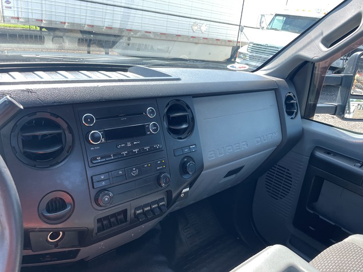 2016-ford-f550-image-33