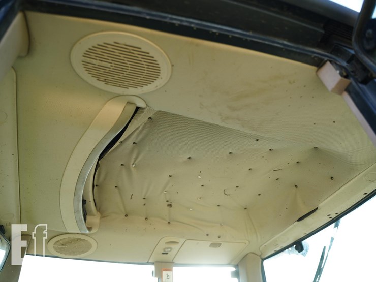 2002-john-deere-7420-image-35