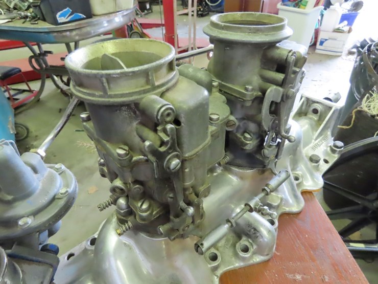 offenhauser-flathead-intake-with-carbs-image-10