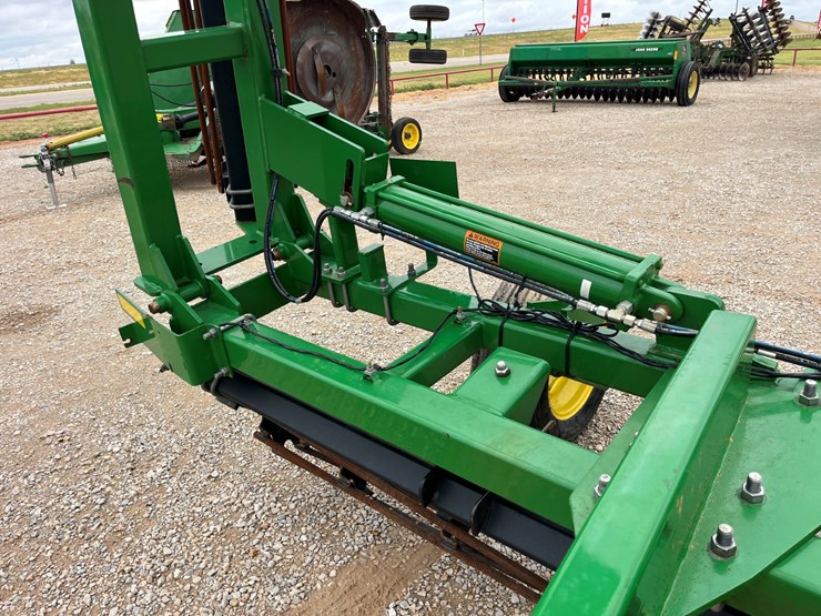 2016-john-deere-200-image-4