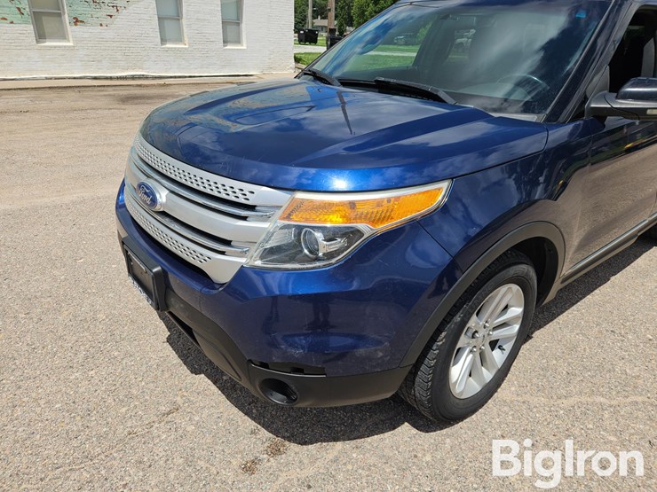 2012-ford-explorer-xlt-image-9