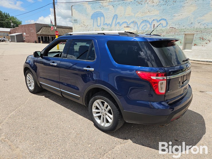 2012-ford-explorer-xlt-image-7