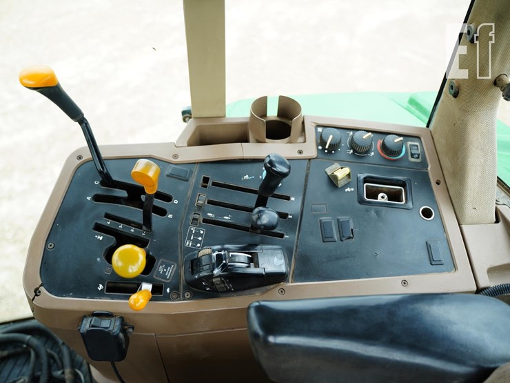 john-deere-7410-image-32
