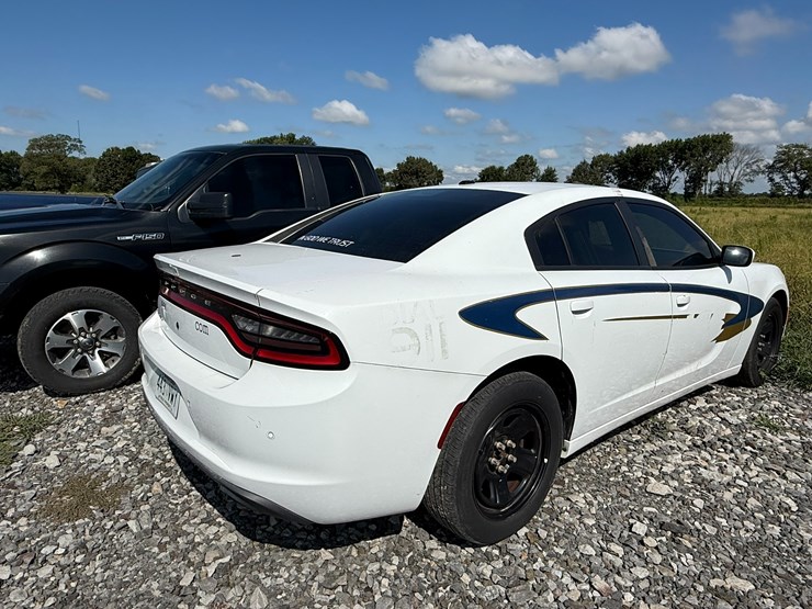 #14-•-#26458-•-2018-dodge-charger-sedan-2c3cdxat6jh212440-image-3