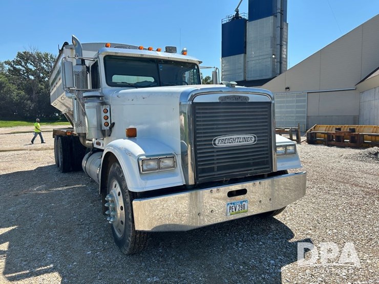 1995-freightliner-dry-tender-truck-(cp0609,-unit-2142)-image-11