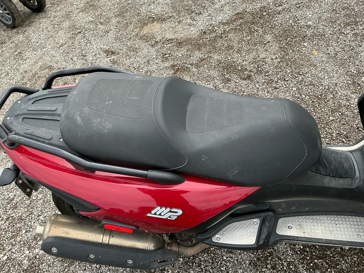 #2350-•-2009-piaggio-mp3-three-wheeled-scooter*-image-25