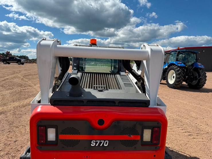 2018-bobcat-s770-image-25