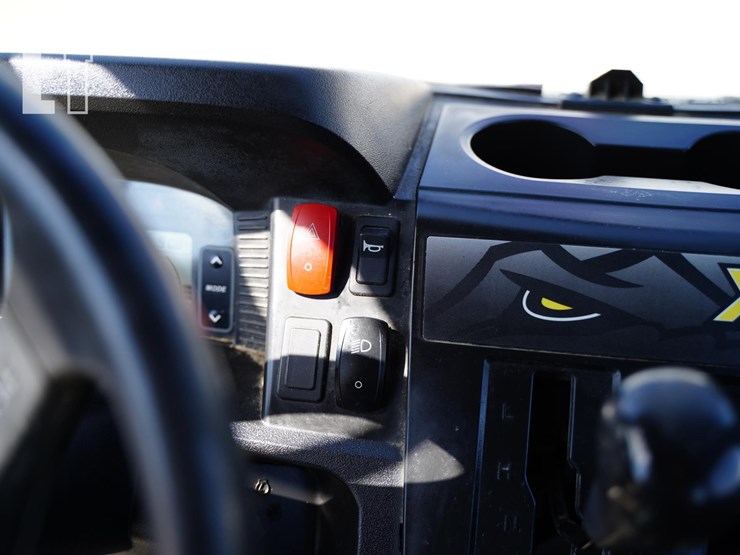 2017-john-deere-gator-image-28