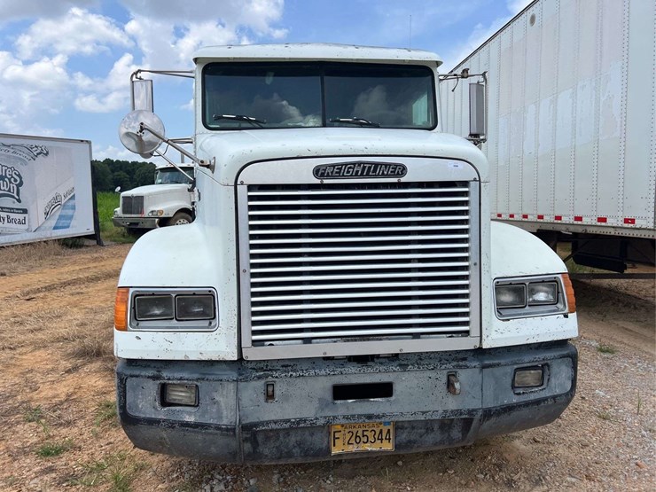 1996-freightliner-t/a-sleeper-semi-truck-*inop-image-7