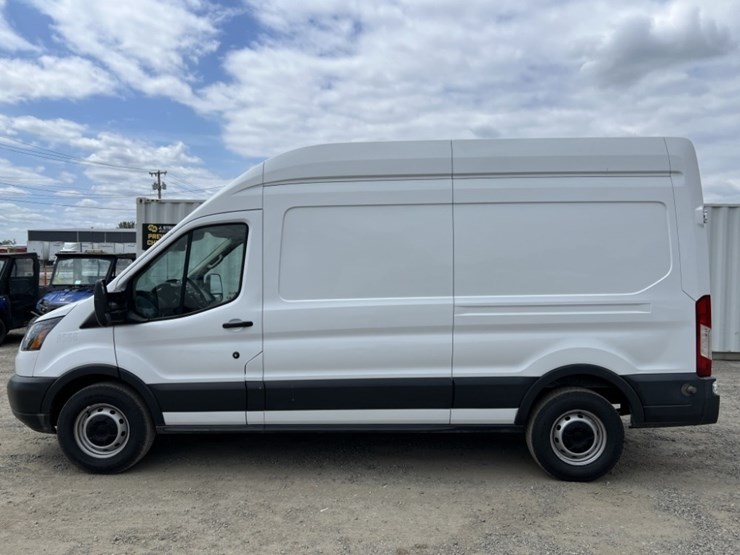 2015-ford-transit-image-7