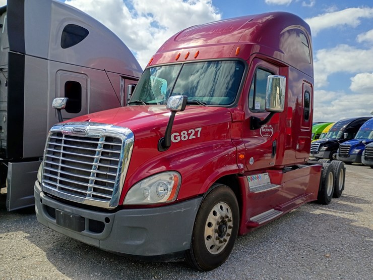 2016-freightliner-cascadia-125-image-1
