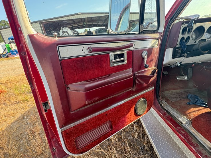 #88-•-#25032-•-1983-gmc-c/k-4x4-t/a-crew-cab-4x4-work-bed-truck-vin:-1gdjk33w0ds511665-image-37
