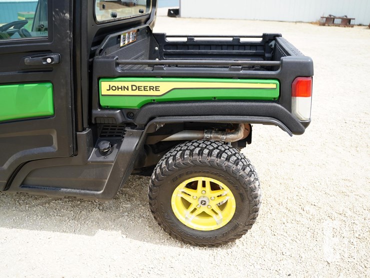 2023-john-deere-gator-xuv-835r-image-23