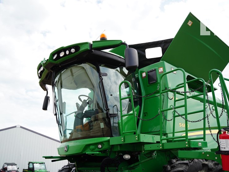 2012-john-deere-s680-image-12
