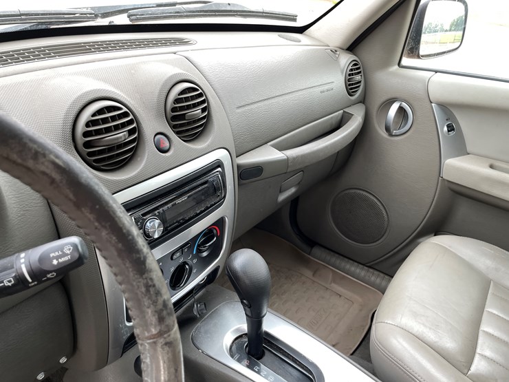 2006-jeep-liberty-image-32