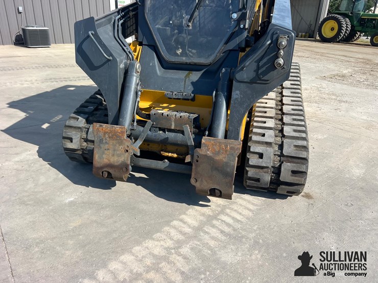 2017-deere-331g-image-18
