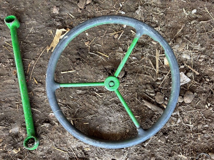 john-deere-starting-wheel-and-(2)-wheel-wrenches-image-4
