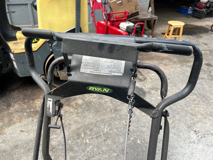 ryan-18"-walk-behind-aerator-image-4
