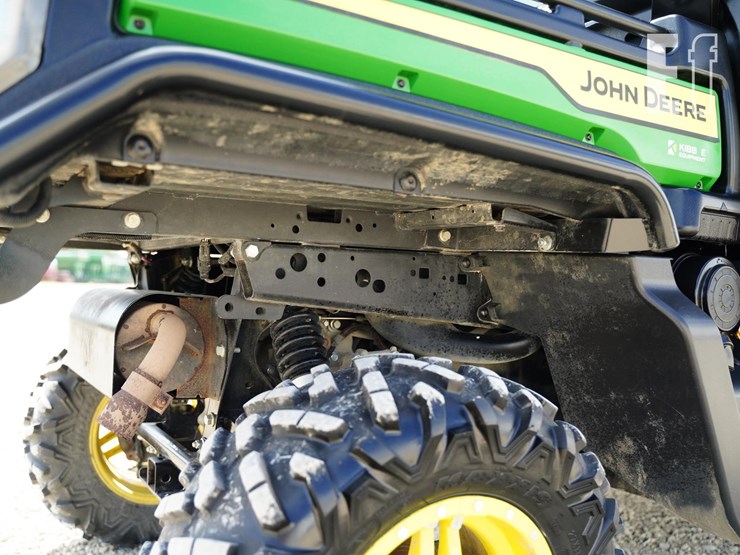 2021-john-deere-gator-xuv-835r-image-17