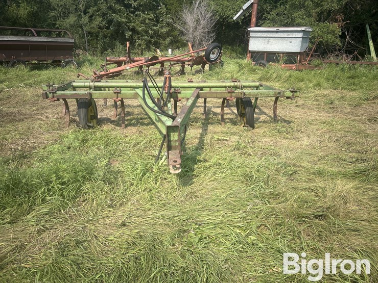 john-deere-100-image-2