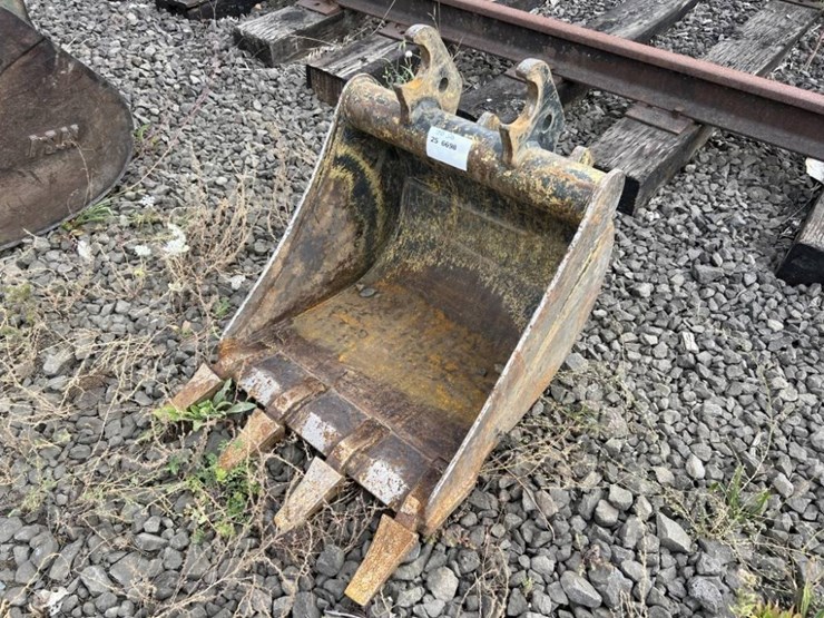 john-deere-24-image-2