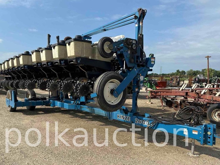 kinze-2600-image-1