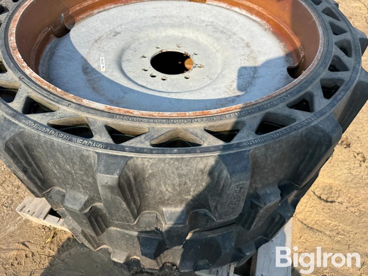 valley-revolution-47x15-airless-pivot-tires-image-9