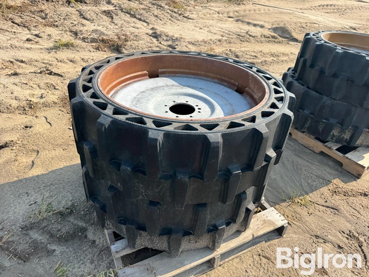 valley-revolution-47x15-airless-pivot-tires-image-3