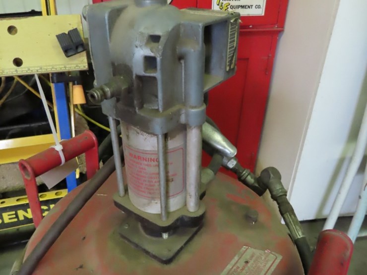 power-luber-rolling-pneumatic-greaser-and-gun-image-2