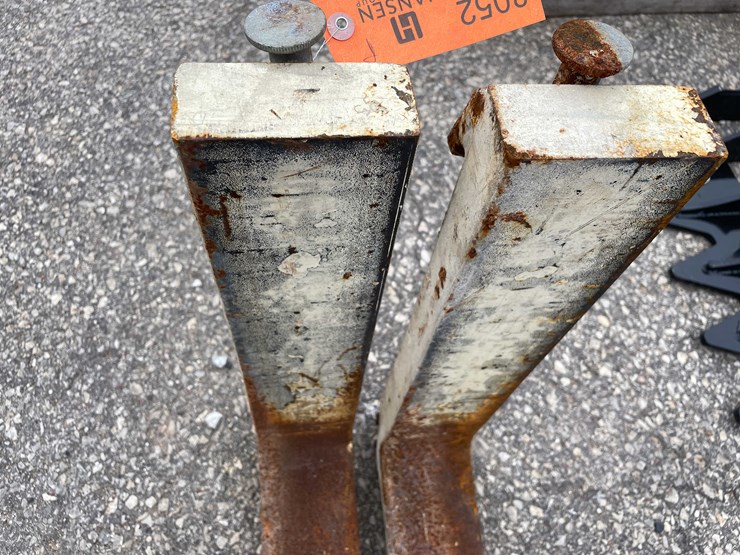 #8052-•-pair-of-forklift-forks-(o8)-image-3